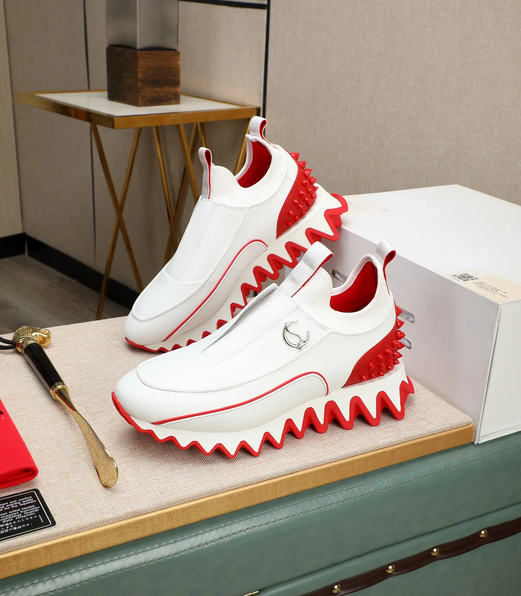 Men's shoes 💰700 (high-end goods) Christian Louboutin (CL red sole shoes) counter series, casual sneakers for couples 📢 📢 📢 Exclusive hot style release 🎈🎈💪 Movable latex feet 👻 Finished outsole line [Proud] 😝Male 38#-46, global supply 😝 [Top version]: Original imported genuine leather upper, top original leather lining, original molded TPU outsole, original 1:1 detail processing, original shoe last,